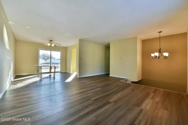 10 Wagon Wheel Trail, Saratoga Springs, NY 12866