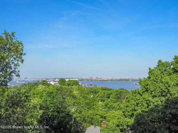 55 Austin PL #5p, Staten Island, NY 10304