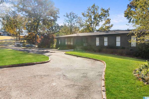 2125 VESTAVIA LAKE DRIVE, Vestavia Hills, AL 35216