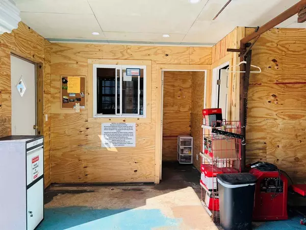 100 E Oak Street, Yantis, TX 75497