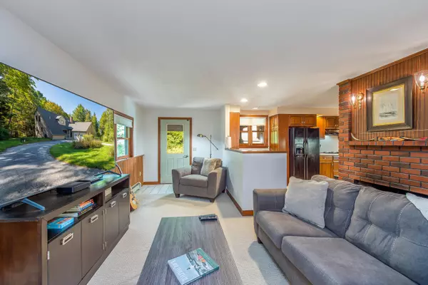 16 Leeside RD, Harpswell, ME 04079