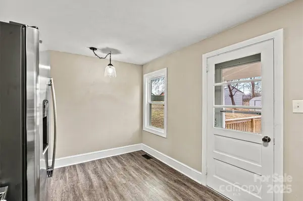 2829 1st AVE NW, Hickory, NC 28601