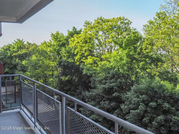 55 Austin PL #5p, Staten Island, NY 10304