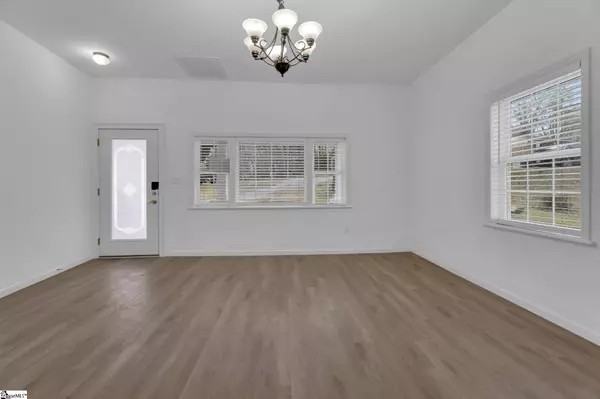 930 West Hampton Street, Laurens, SC 29360