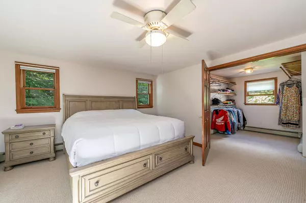 16 Leeside RD, Harpswell, ME 04079