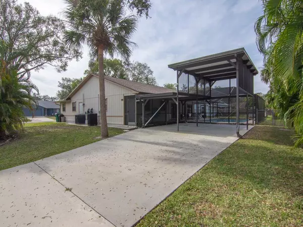 501 Carnival TER, Sebastian, FL 32958