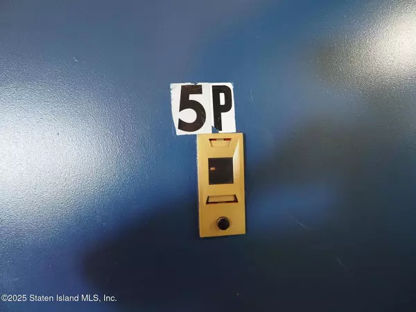 55 Austin PL #5p, Staten Island, NY 10304