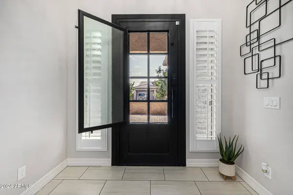 10210 E THORNTON Avenue, Mesa, AZ 85212