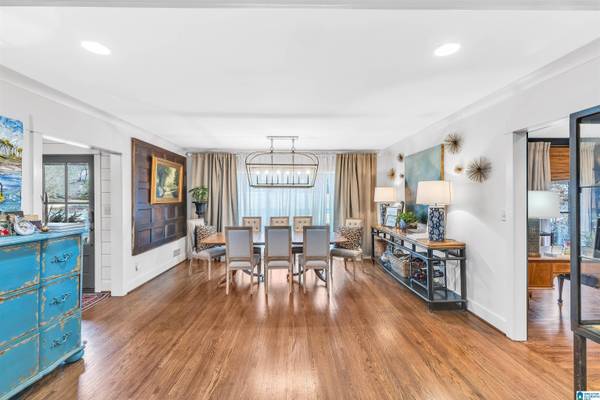 2125 VESTAVIA LAKE DRIVE, Vestavia Hills, AL 35216