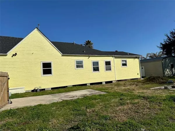 2327 PAULINE ST, New Orleans, LA 70117