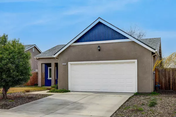 10744 Daisy Way, Armona, CA 93202