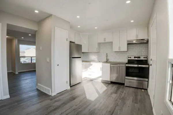 3032 Rundleson RD NE #3, Calgary, AB T1Y 3Z6