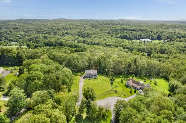 12 Charles LN, Rhinebeck, NY 12572