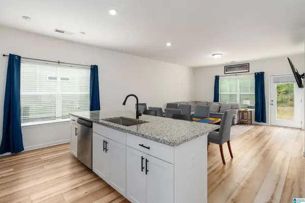 2041 GLADES DRIVE, Calera, AL 35040