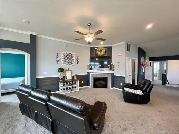 182 Rippling Brook Lane, Springboro, OH 45066