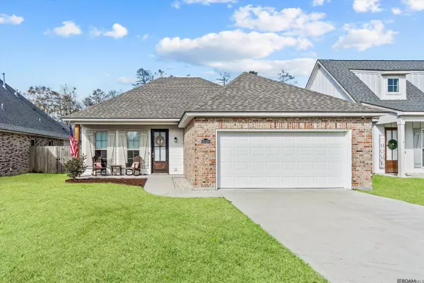 10528 Highland Lakes Dr, Denham Springs, LA 70726