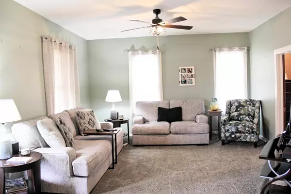 552 N 1st Street, Tecumseh, NE 68450