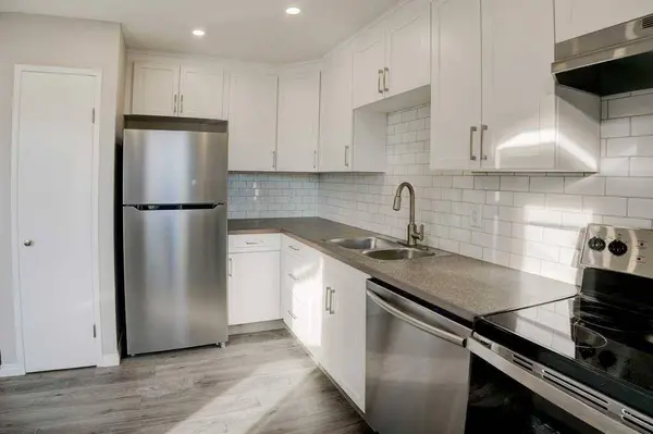 3032 Rundleson RD NE #3, Calgary, AB T1Y 3Z6