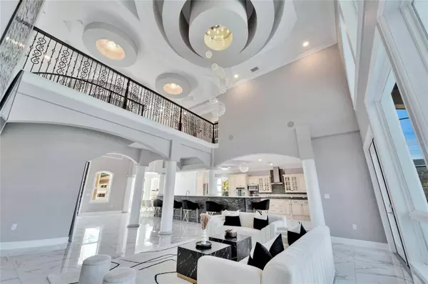 9401 93RD ST, Seminole, FL 33777