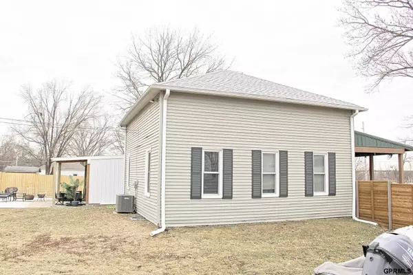 552 N 1st Street, Tecumseh, NE 68450