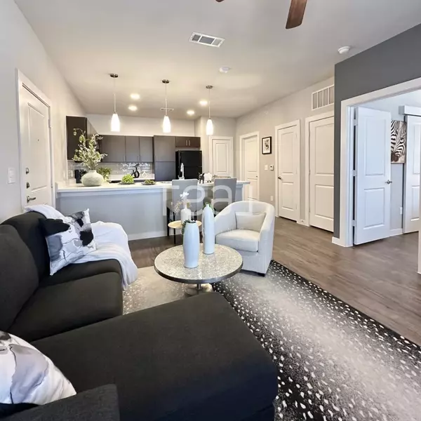 7410 Heuermann Rd, San Antonio, TX 78256-4445