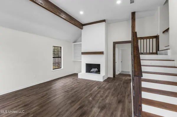 228 Lake Dockery Drive, Byram, MS 39272