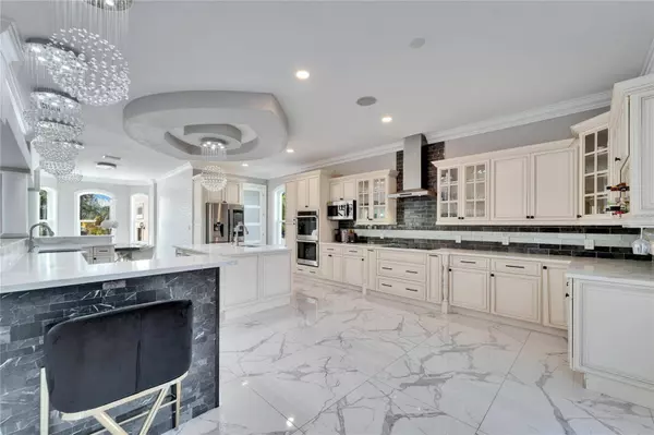 9401 93RD ST, Seminole, FL 33777