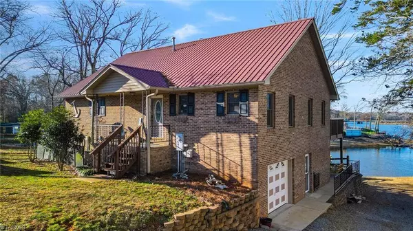 319 S Shore DR, Lexington, NC 27292