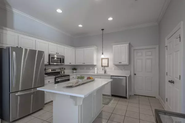 4037 Northshore Ave, Baton Rouge, LA 70820