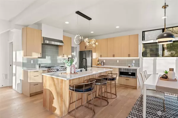 5537 34th AVE NE, Seattle, WA 98105