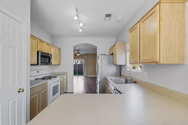 3801 Ophelia AVE NW, Albuquerque, NM 87120