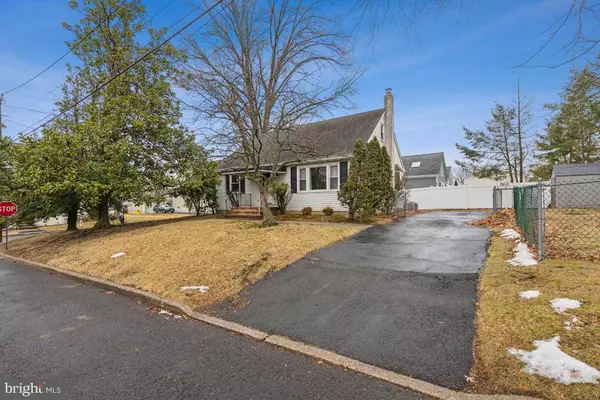 41 GREENFIELD AVE, Lawrenceville, NJ 08648