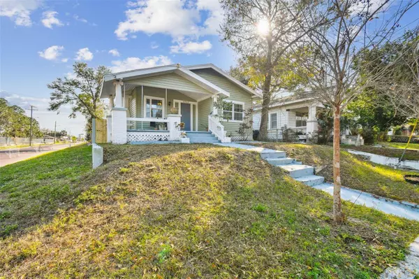 2902 W CHERRY ST, Tampa, FL 33607