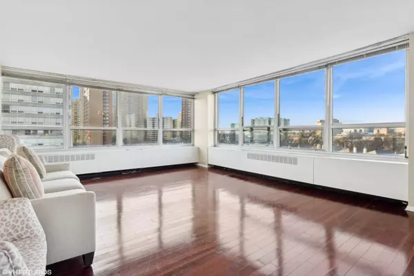 4800 S Chicago Beach Drive #608N, Chicago, IL 60615