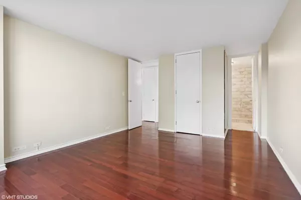 4800 S Chicago Beach Drive #608N, Chicago, IL 60615