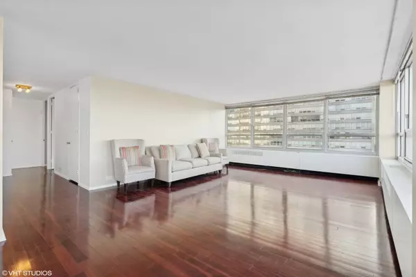 4800 S Chicago Beach Drive #608N, Chicago, IL 60615