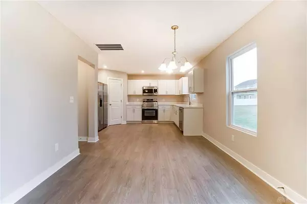 102 Sun Hollow Place, Jamestown Vlg, OH 45335