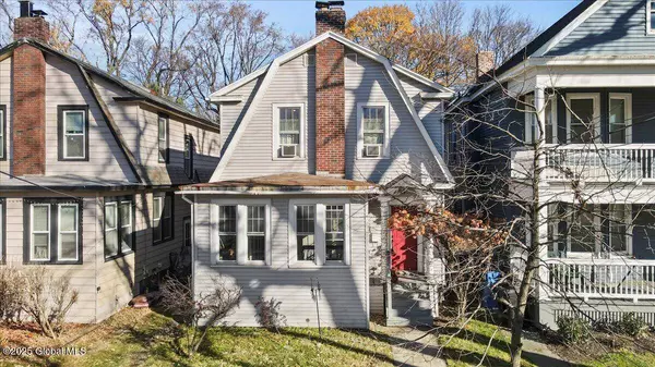 31 Woodlawn Avenue, Albany, NY 12208