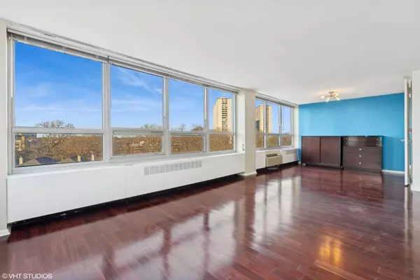 4800 S Chicago Beach Drive #608N, Chicago, IL 60615