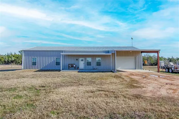 153 Private Road 4001, Yoakum, TX 77995