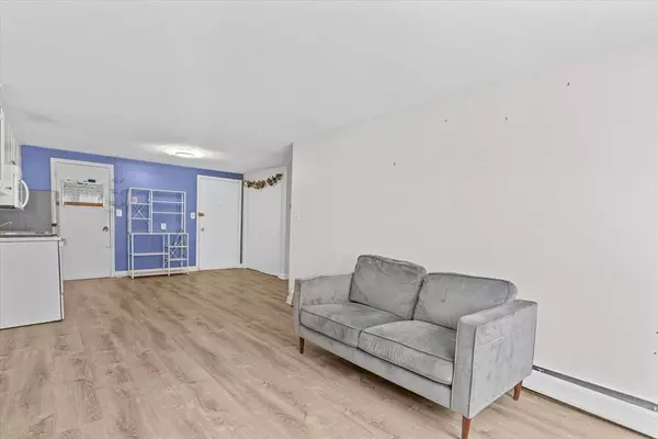 50 Danbury Dr #5, Methuen, MA 01844