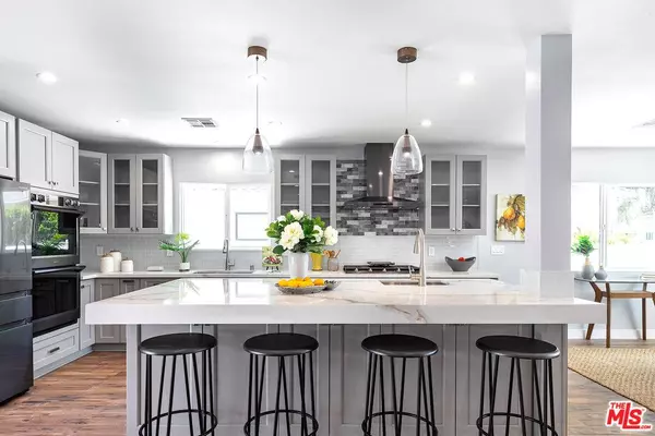 5340 Teesdale Ave, Valley Village, CA 91607