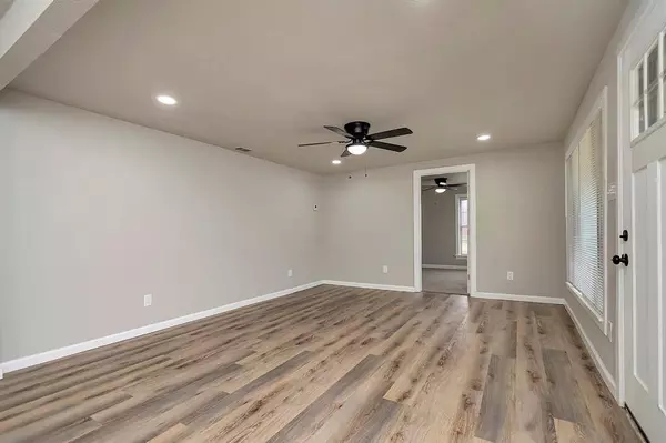 205 Tarrant Street, Mansfield, TX 76063