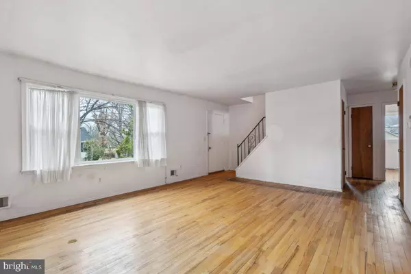 41 GREENFIELD AVE, Lawrenceville, NJ 08648