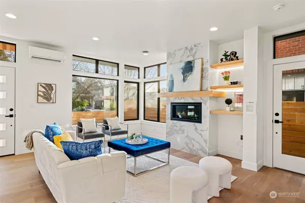 5537 34th AVE NE, Seattle, WA 98105