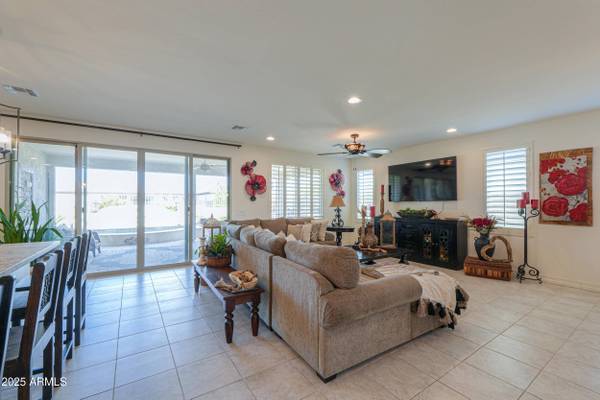 1238 W SILVER CREEK Lane, San Tan Valley, AZ 85140