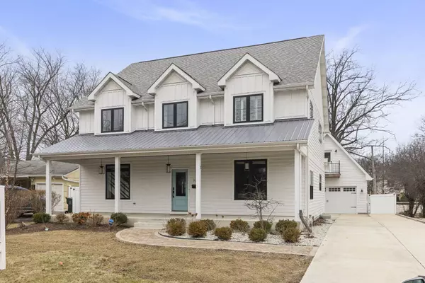 705 N Columbia Street, Naperville, IL 60563