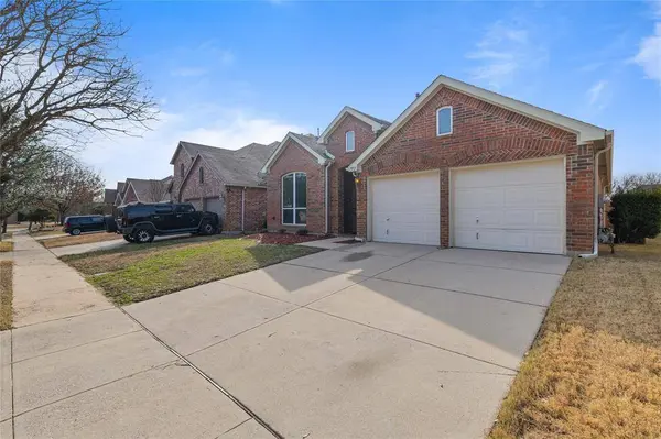 7952 Adobe Drive, Fort Worth, TX 76123