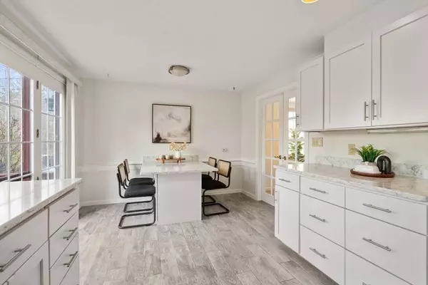 158 Brook Farm Rd #158, Boston, MA 02132