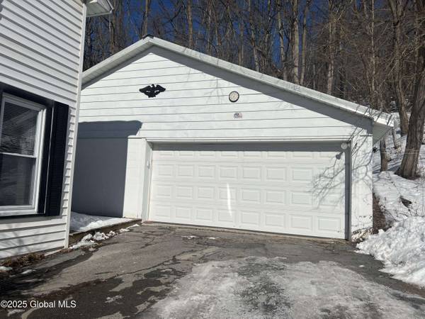 198 Chapman Drive, Amsterdam, NY 12010